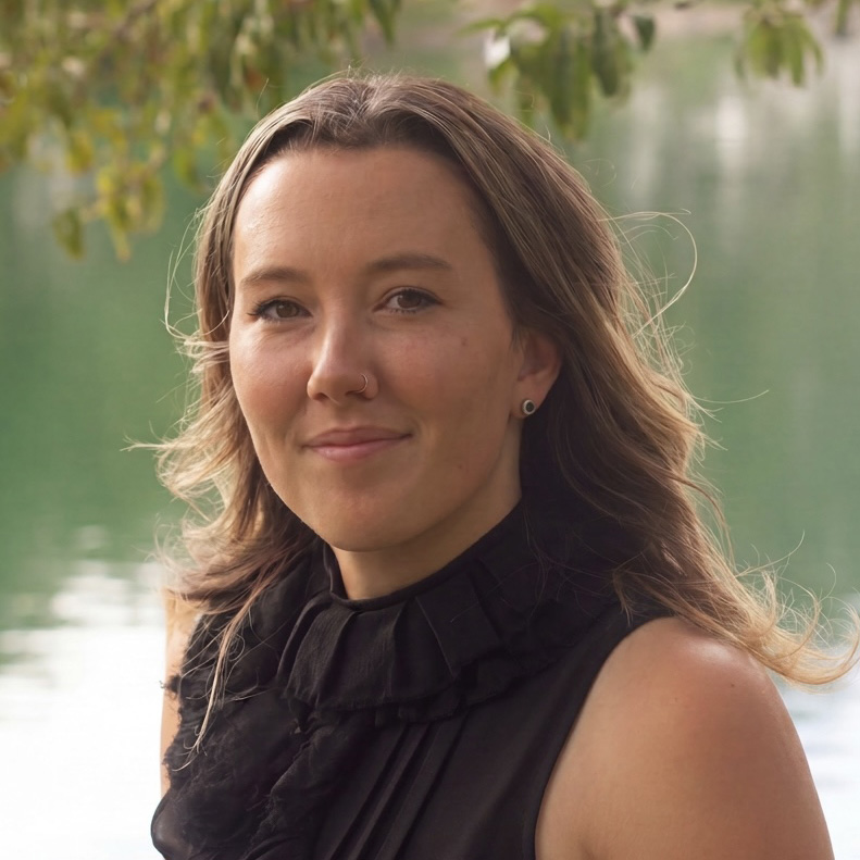 Lindsey Carlston